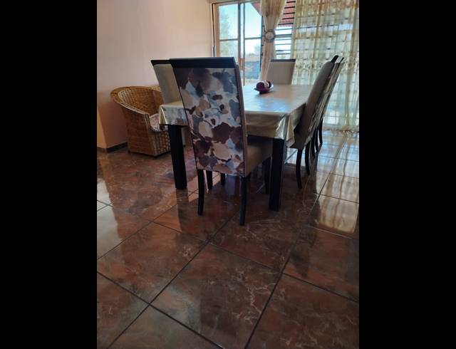 3 BEDROOM FREEHOLD FOR SALE IN DURNACOL